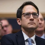 瑞恩·雷诺兹要求法官撤销他在贾斯汀·巴尔多尼的诉讼,以弥补妻子布莱克·莱弗利的法律纠纷