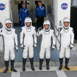 普京身穿军装向乌克兰发出警告