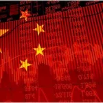 在中国的一家汽车厂，仿人机器人以团队形式工作。