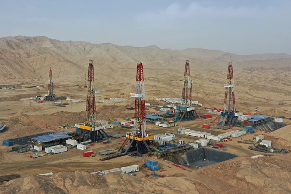 中国发现首个亿吨级页岩油田。 5 حقل للنفط الصخري - CJ China