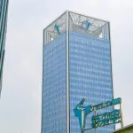 世界最长悬索桥：花江峡谷特大桥雄伟屹立于云霄之上