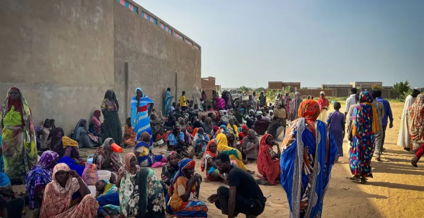 苏丹人道主义危机加剧,8万流离失所者逃离法希尔;万人坑报告浮出水面 5 埃尔法舍尔