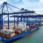 中国的“能源长城”:戈壁沙漠智能电网容量突破100吉瓦大关